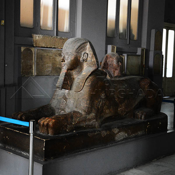 Private Day Tour: Giza Pyramids and Sphinx, Egyptian Museum and Tulun Mosque from Hurghada by bus